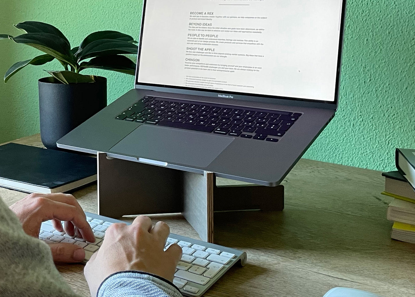 XERO - Der Laptopständer für Dein ergonomisches Homeoffice