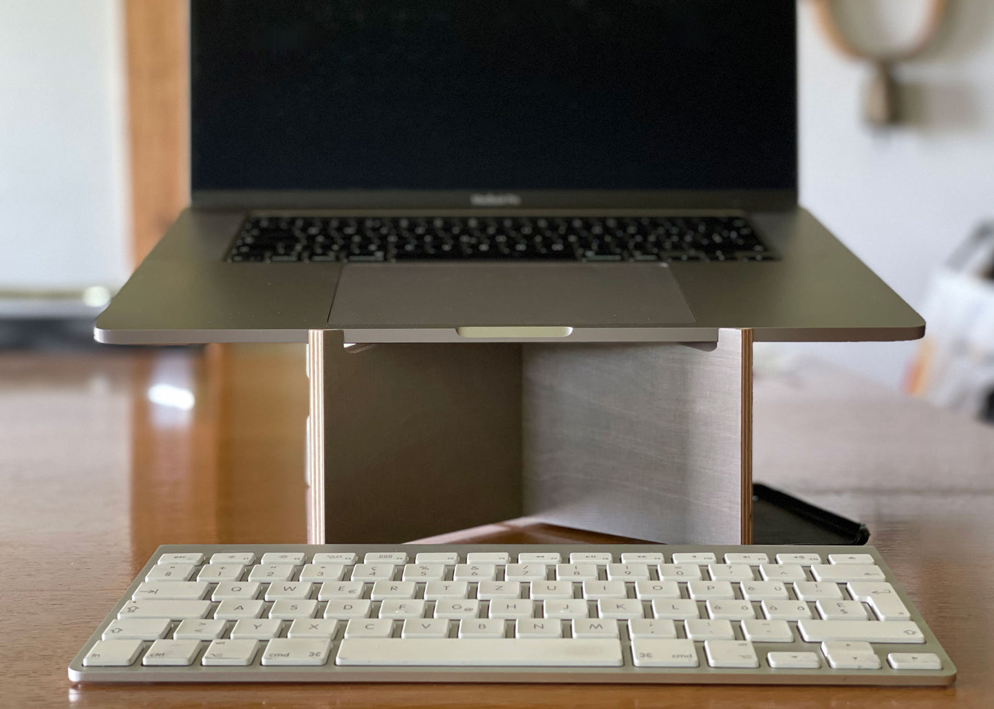 XERO - Der Laptopständer für Dein ergonomisches Homeoffice